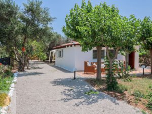 בית 23 כרתים ליד הים!