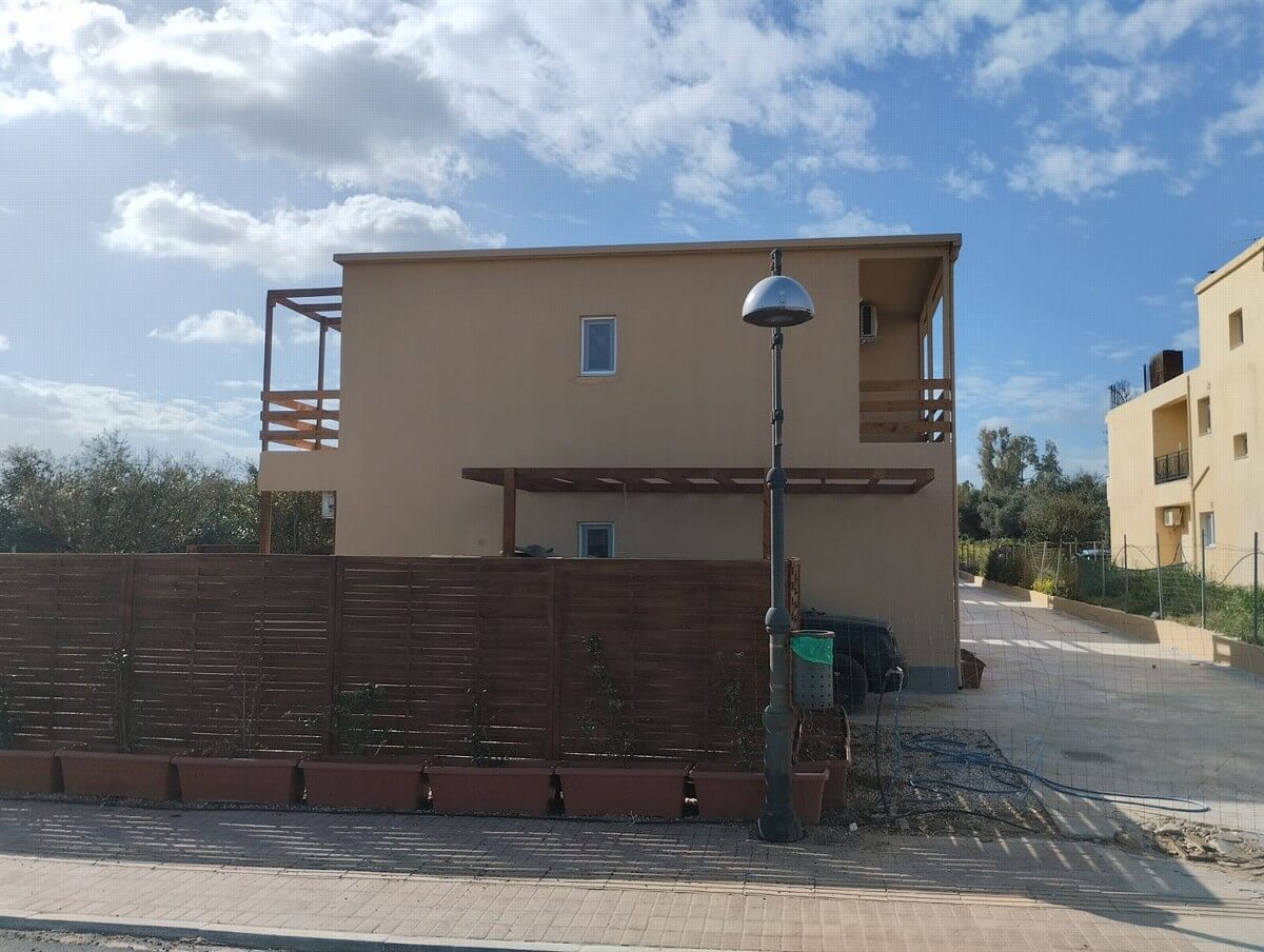 דירה 44 כרתים