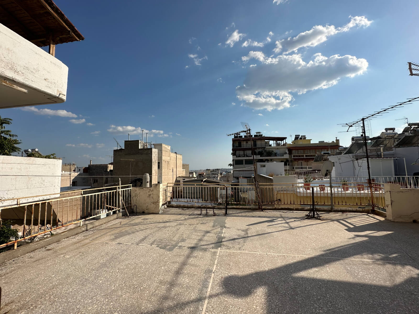 בניין 330 אתונה – תמונה 2