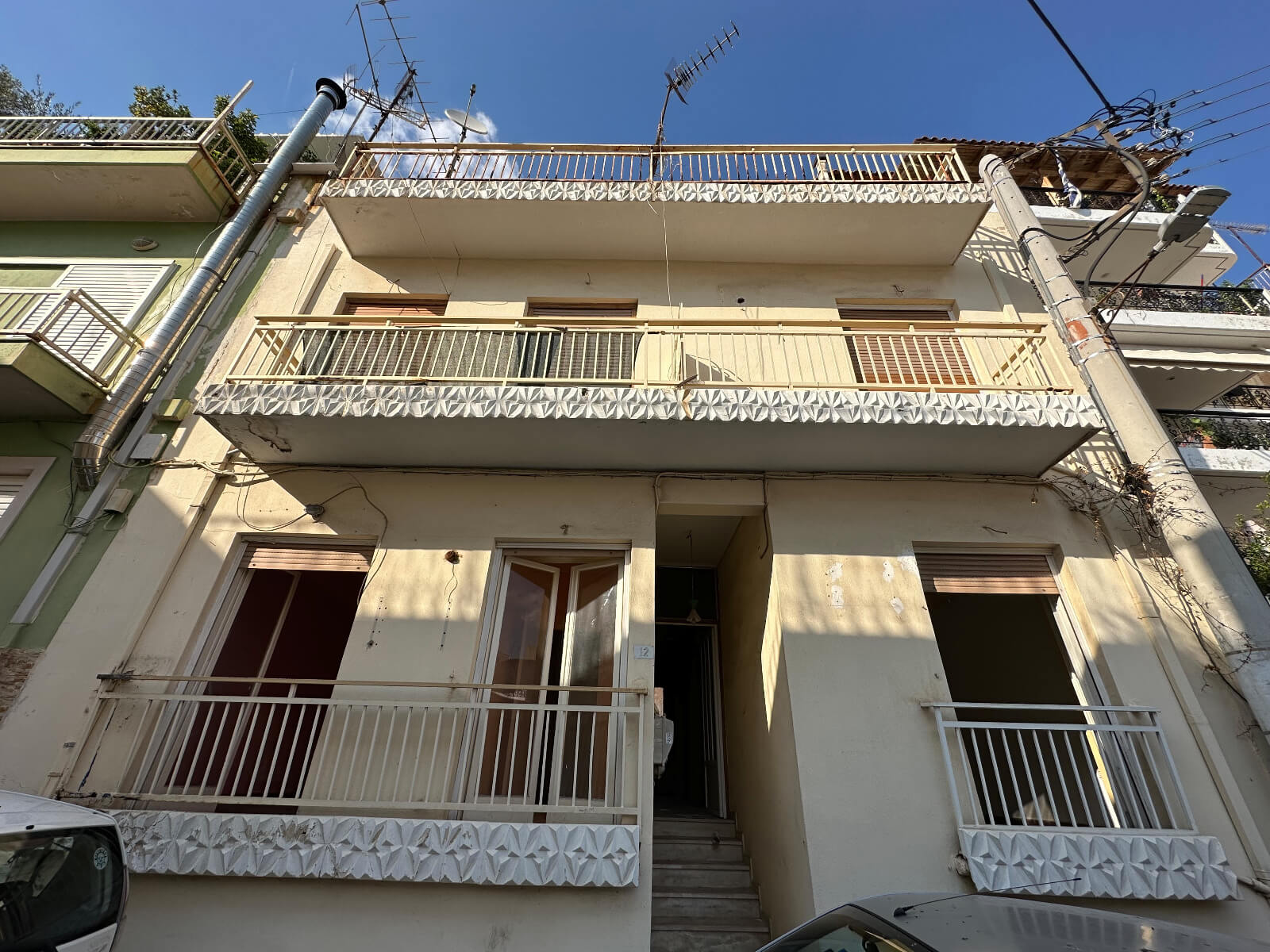 בניין 330 אתונה