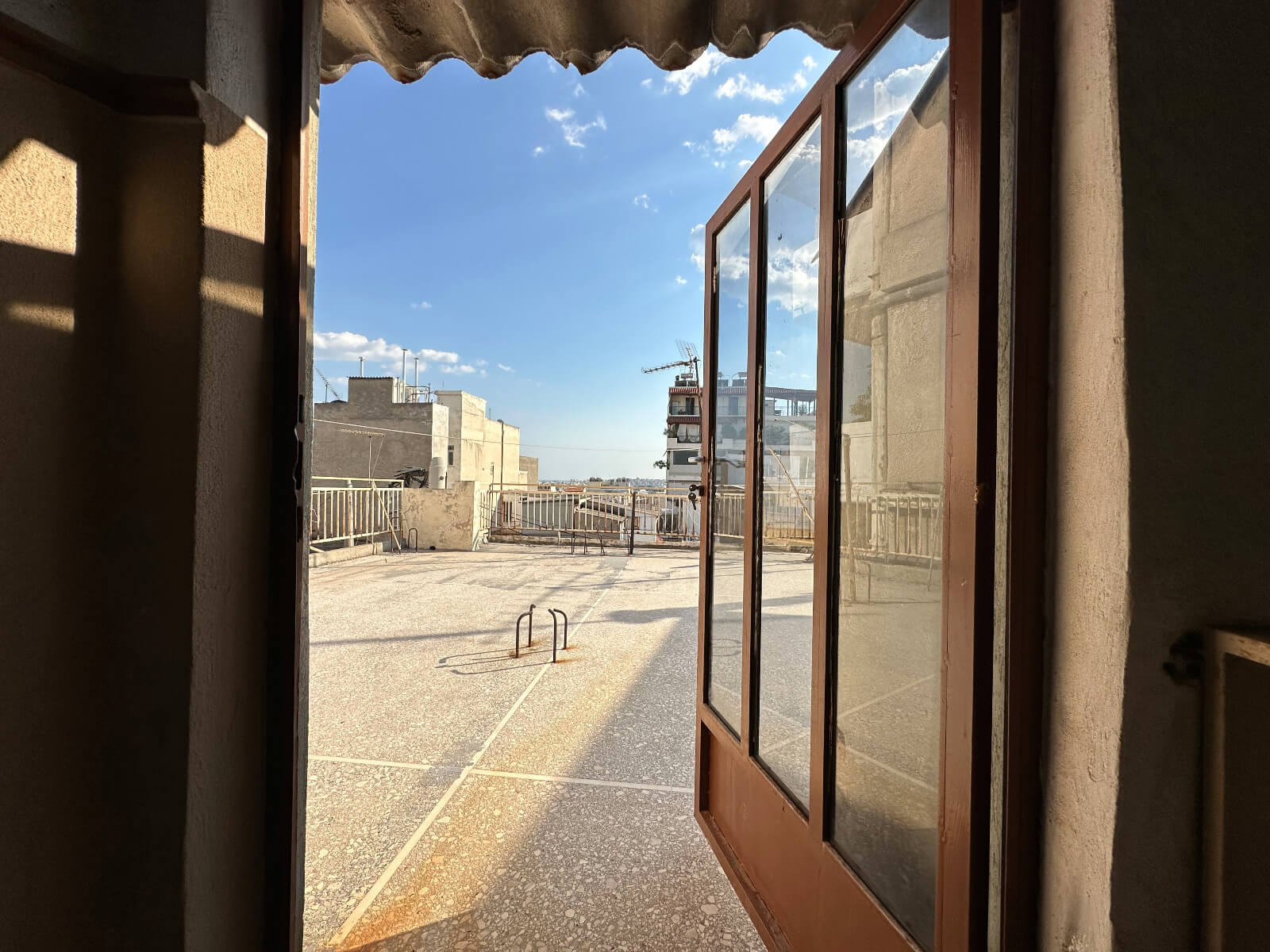 בניין 330 אתונה – תמונה 3